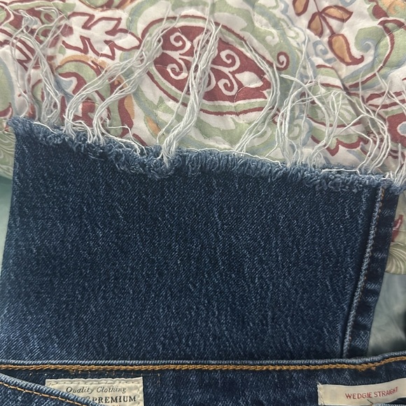 Levis used like new - Picture 3 of 4